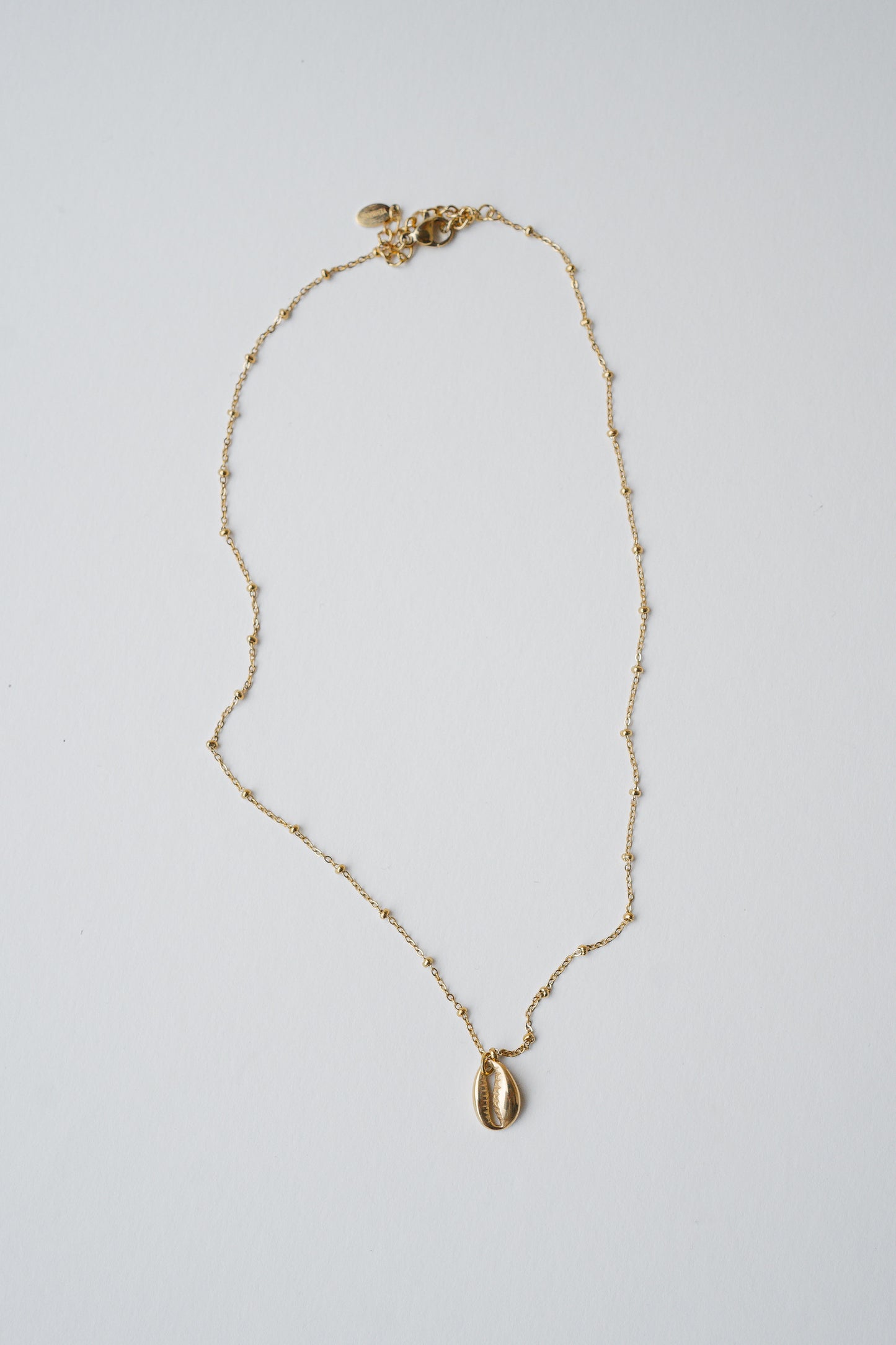 SHELL NECKLACE