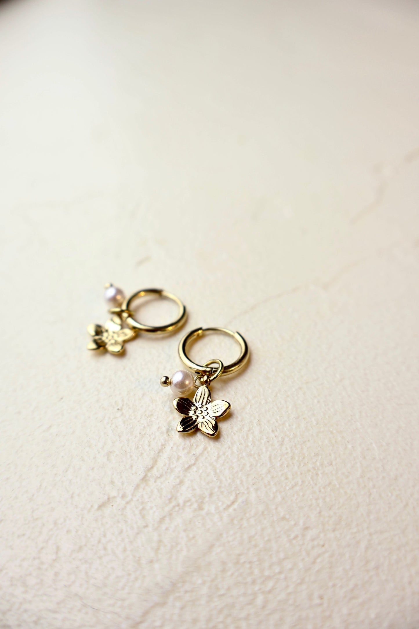 BLOOM PEARL HOOPS